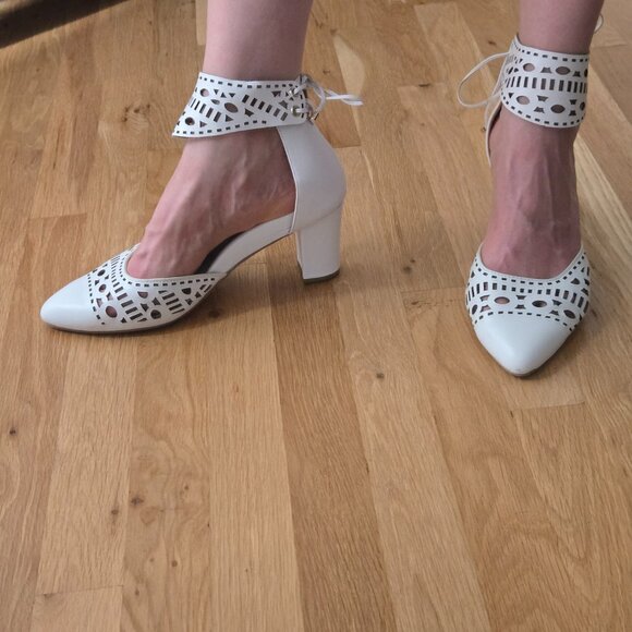 Bared Footwear - White Cutout Heels - Size 42 - Picture 7 of 10